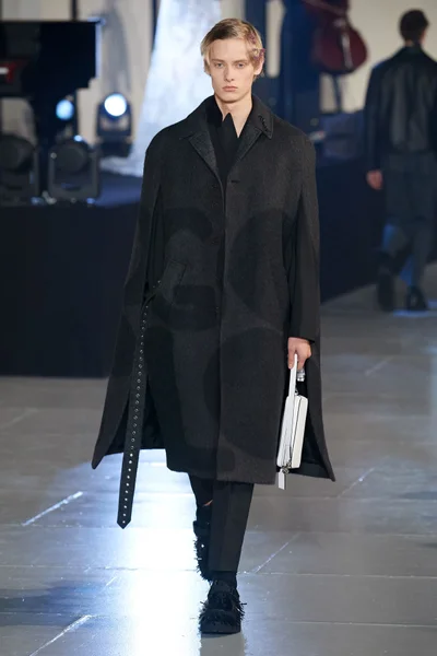Look 49